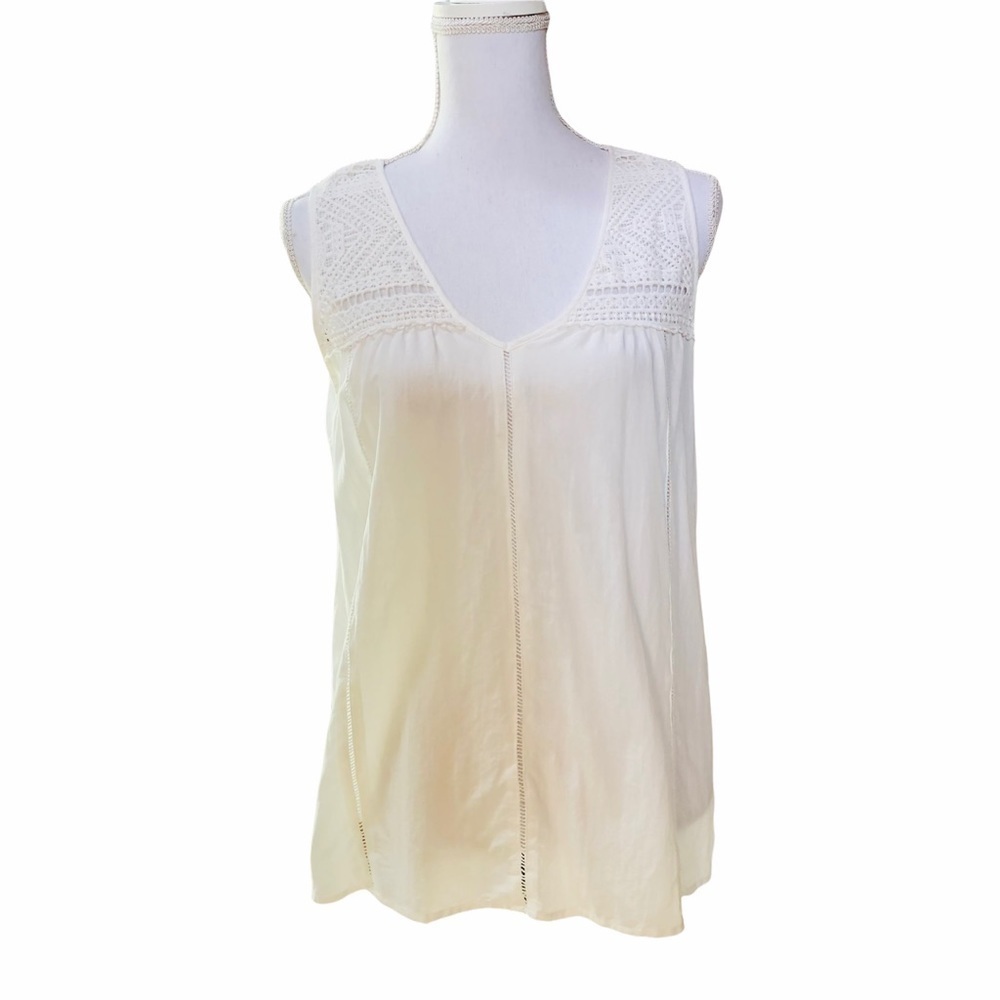 SIGRID OLSEN - PRETTY WHITE SLEEVELESS TOP SZ M